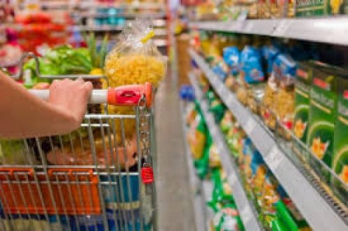SUPERMERCADOS E HIPERMERCADOS SO INCLUDOS NO ROL DE ATIVIDADES AUTORIZADAS A FUNCIONAR AOS DOMINGOS E FERIADOS.