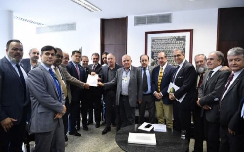 Centrais Sindicais so recebidas pelo presidente do Senado